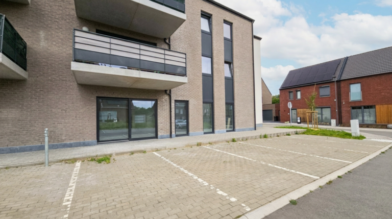 L'appartement C.0.1 occupe la partie droite du bâtiment